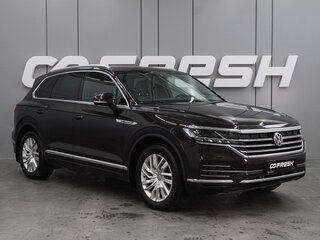 2020 Volkswagen Touareg III, коричневый, 4779000 рублей, вид 1