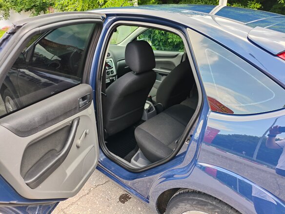 2011 Ford Focus II Рестайлинг, синий - вид 15
