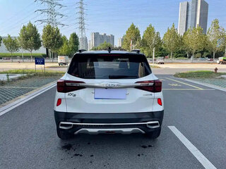 2022 Kia KX3, белый, 1800110 рублей, вид 3
