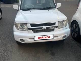2002 Mitsubishi Pajero iO, белый, 420000 рублей, вид 1