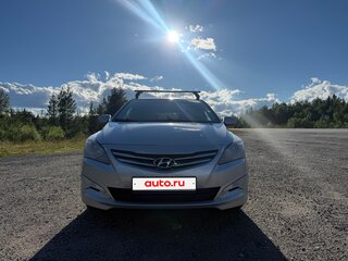 2014 Hyundai Solaris I Рестайлинг, серебристый, 850000 рублей, вид 1