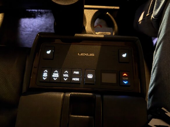 2014 Lexus ES 300h VI, белый, 2290000 рублей - вид 21