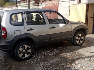 2015 Chevrolet Niva I Рестайлинг, серебристый, 550000 рублей, вид 4