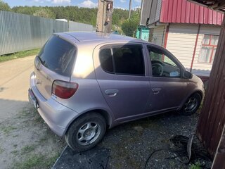 2001 Toyota Vitz I (P10), розовый, 315000 рублей, вид 5