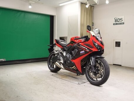 2023 Honda CBR 650R, красный, 683000 рублей, вид 3