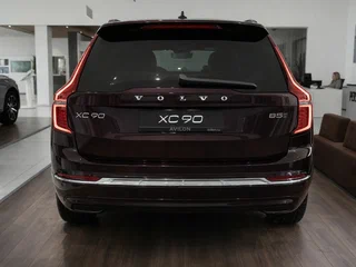 2025 Volvo XC90 B5 II Рестайлинг 2, красный, 11418280 рублей, вид 4