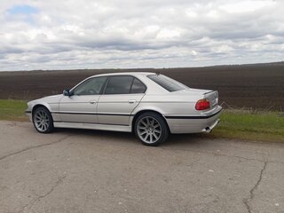 2001 BMW 7 серии 728i III (E38) Рестайлинг, серебристый, 800000 рублей, вид 4