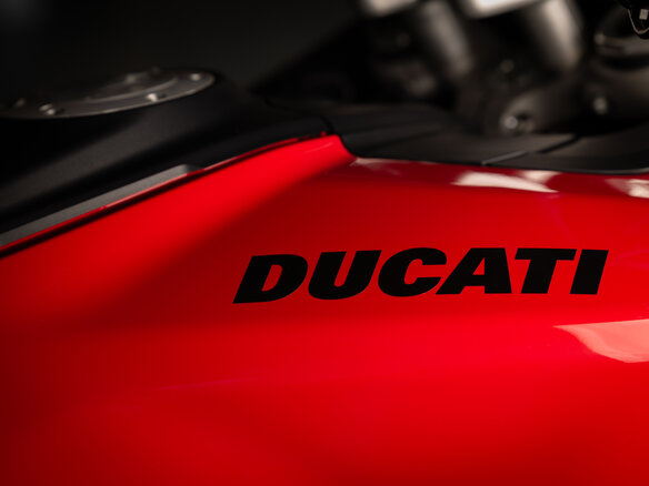 2026 Ducati Multistrada V2, красный, 2550000 рублей - вид 5