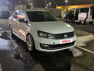 2015 Volkswagen Polo V Рестайлинг, белый, 550000 рублей, вид 2