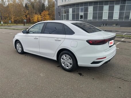 2024 Geely Emgrand II, белый, 1360000 рублей, вид 3