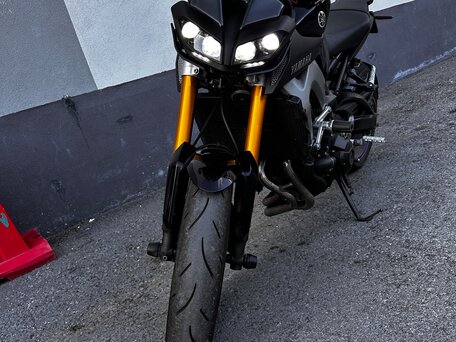 2015 Yamaha MT-09 (FZ-09), фиолетовый, 690000 рублей, вид 1