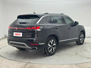 2022 Volkswagen Tayron I, чёрный, 2140000 рублей, вид 2
