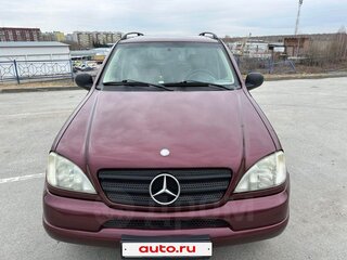 1998 Mercedes-Benz M-Класс 320 I (W163), пурпурный, 600000 рублей, вид 2