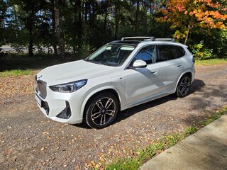 2023 BMW iX1 xDrive 30L, белый, 4700000 рублей, вид 1