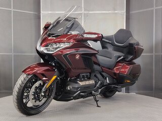 2025 Honda GL 1800 Gold Wing, красный, 3199000 рублей, вид 4