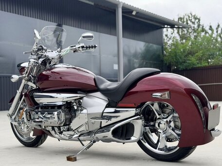 2004 Honda Valkyrie 1800, красный, 2350000 рублей, вид 5