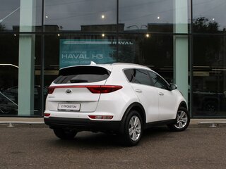 2018 Kia Sportage IV, белый, 1910000 рублей, вид 5