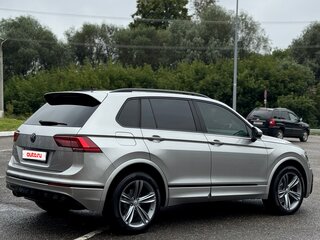 2018 Volkswagen Tiguan II, серебристый, 2800000 рублей, вид 3