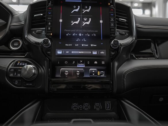 2026 Ram 1500 Crew Cab V Рестайлинг, серебристый, 9390000 рублей - вид 28