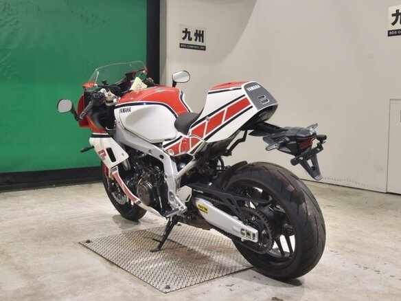 2024 Yamaha XSR900, красный, 1078000 рублей - вид 5