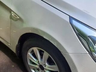 2014 Hyundai Solaris I, бежевый, 900000 рублей, вид 4