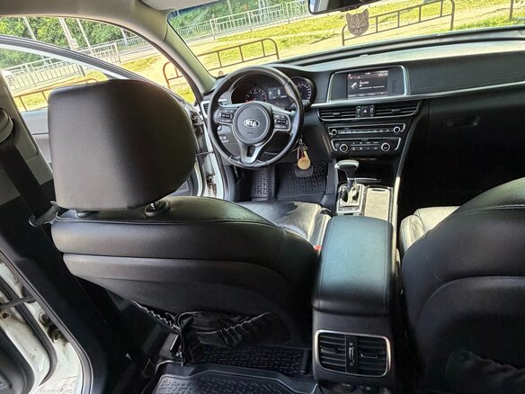 2017 Kia Optima IV, белый, 1450000 рублей - вид 10