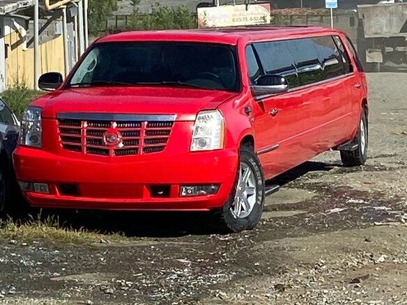 2008 Cadillac Escalade III, красный
