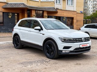 2017 Volkswagen Tiguan II, белый, 2315000 рублей, вид 4