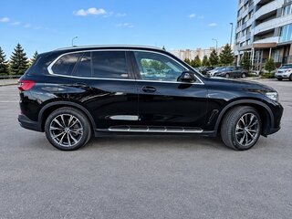 2019 BMW X5 40i IV (G05/G18), чёрный, 4990000 рублей, вид 3