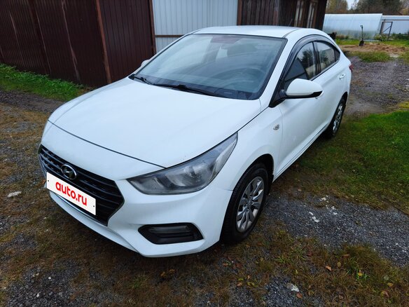 2018 Hyundai Solaris II, белый, 810000 рублей - вид 2