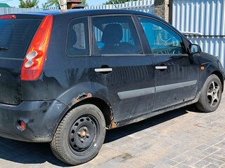 2006 Ford Fiesta Mk5, чёрный, 200000 рублей, вид 3
