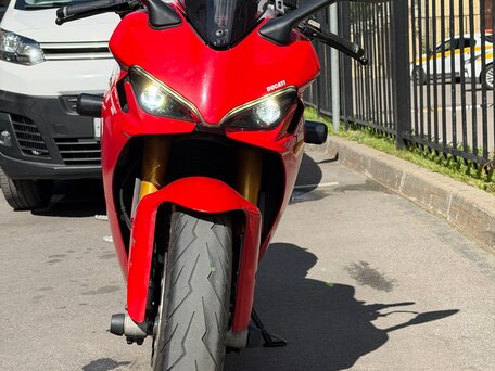 2021 Ducati Supersport, красный, 1150000 рублей, вид 4