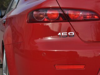 2011 Alfa Romeo 159, красный, 2250000 рублей, вид 5