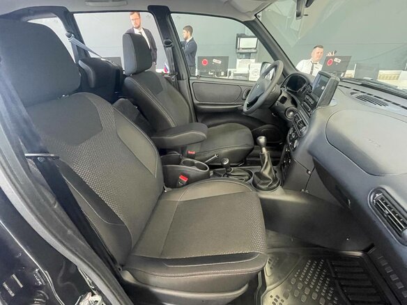 2026 Lada (ВАЗ) Niva Travel I Рестайлинг, чёрный, 1814000 рублей - вид 4