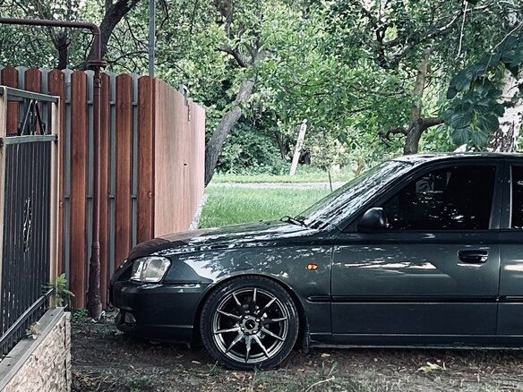 2011 Hyundai Accent ТагАЗ II, серый, 510000 рублей - вид 2