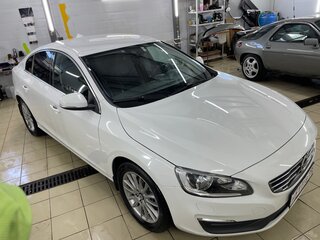 2014 Volvo S60 II Рестайлинг, белый, 1500000 рублей, вид 2