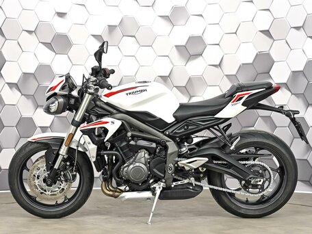 2020 Triumph Street Triple, белый, 799000 рублей, вид 4
