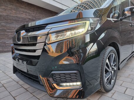 2021 Honda Stepwgn Spada V Рестайлинг, чёрный, 3290000 рублей, вид 2
