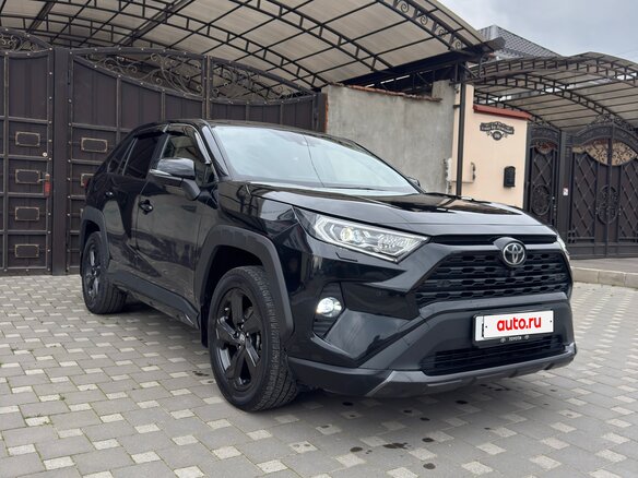 2022 Toyota RAV4 V (XA50), чёрный, 3250000 рублей - вид 1