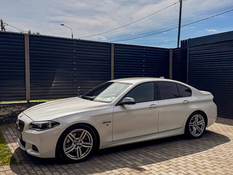 2015 BMW 5 серии M550d xDrive VI (F10/F11/F07) Рестайлинг, белый, 3000000 рублей, вид 1