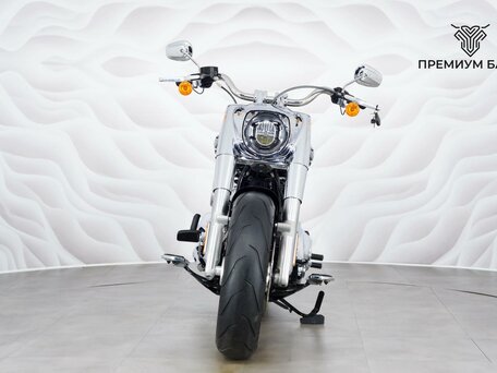 2021 Harley-Davidson Fat Boy, чёрный, 2249000 рублей, вид 4