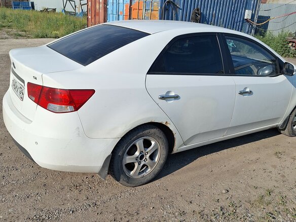 2010 Kia Forte I, белый, 499000 рублей - вид 2