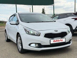2014 Kia Ceed II, белый, 1049000 рублей, вид 4