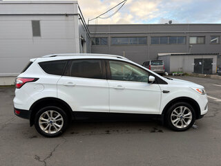 2017 Ford Kuga II Рестайлинг, белый, 1399000 рублей, вид 4