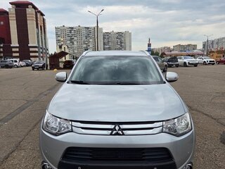 2014 Mitsubishi Outlander III Рестайлинг, серый, 1390000 рублей, вид 3