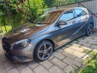 2013 Mercedes-Benz A-Класс 180 III (W176), серый, 1550000 рублей, вид 1
