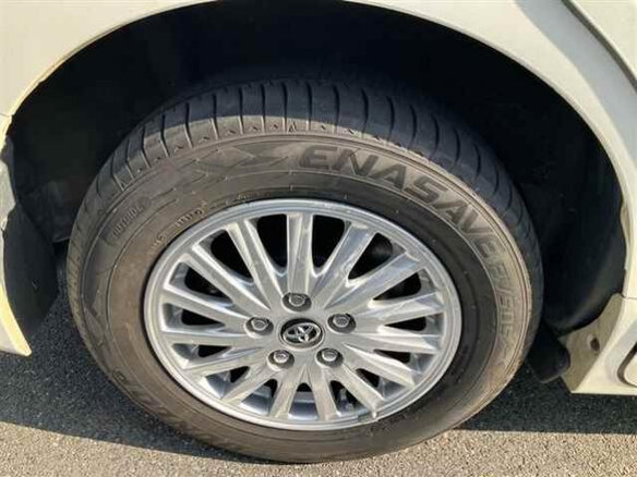 2015 Toyota Voxy III (R80), белый, 1590000 рублей - вид 4