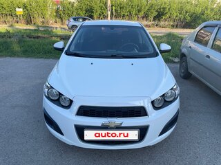 2013 Chevrolet Aveo II, белый, 690000 рублей, вид 2