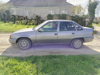 1990 Opel Kadett E Рестайлинг, серый, 130000 рублей, вид 4