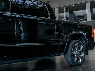 2023 Ram 1500 Crew Cab eTorque V, чёрный, 9500000 рублей, вид 4